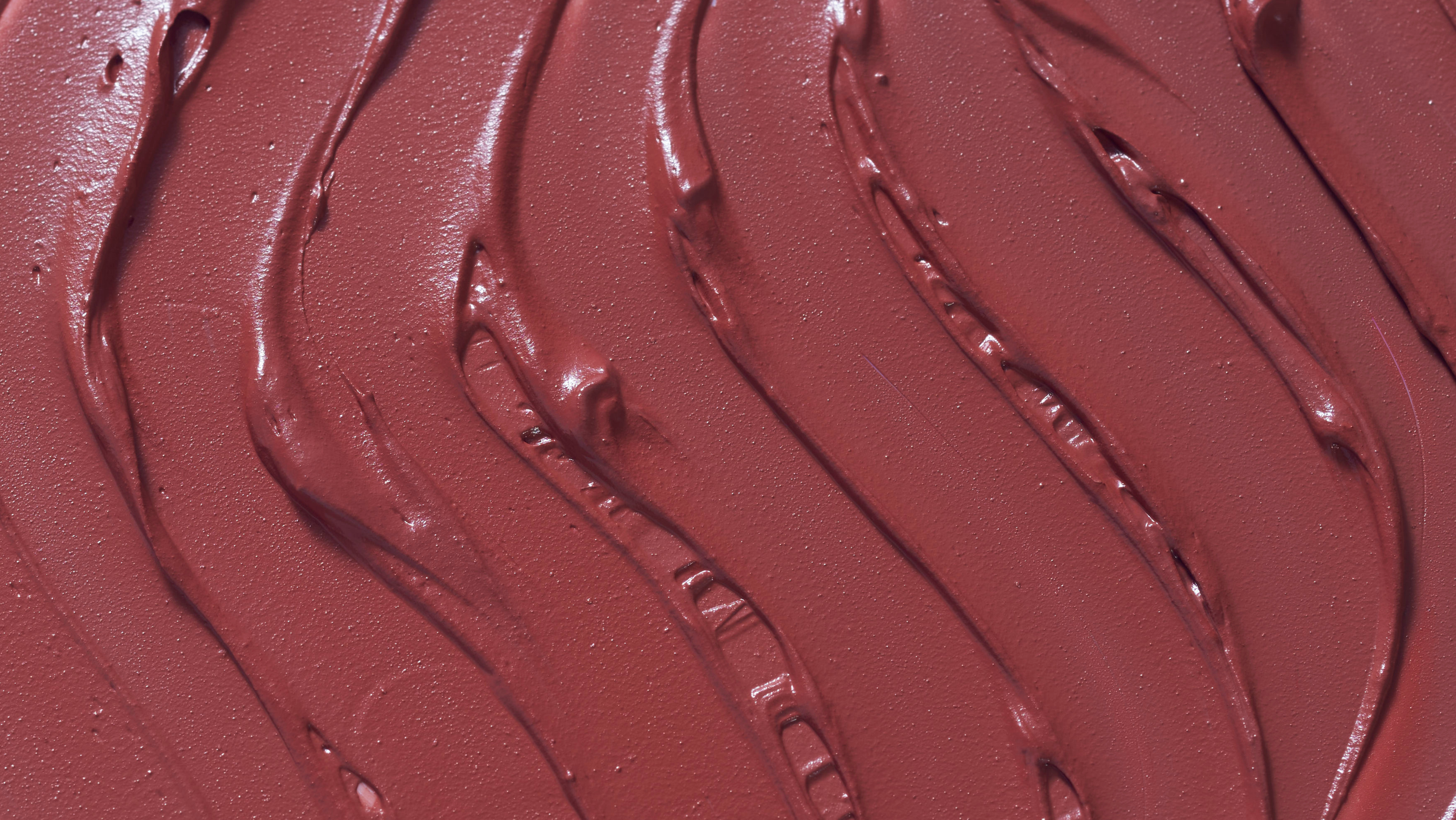 A Simple Guide to Cream Makeup: What It Is and How to Use It